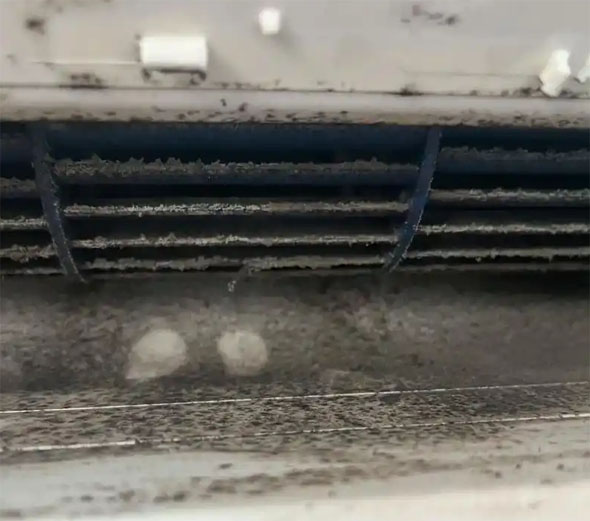 那曲地空调吹的风有股烧焦味是怎么回事